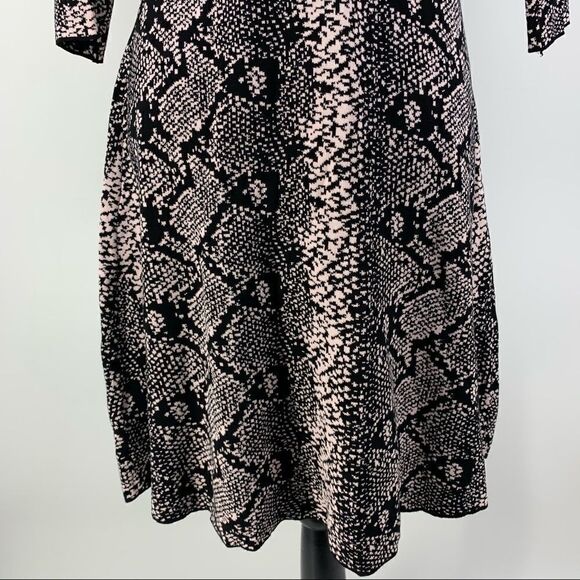 Nanette Lepore Knit Classy Snakeskin Shift Sweater Dress size L - Picture 6 of 9